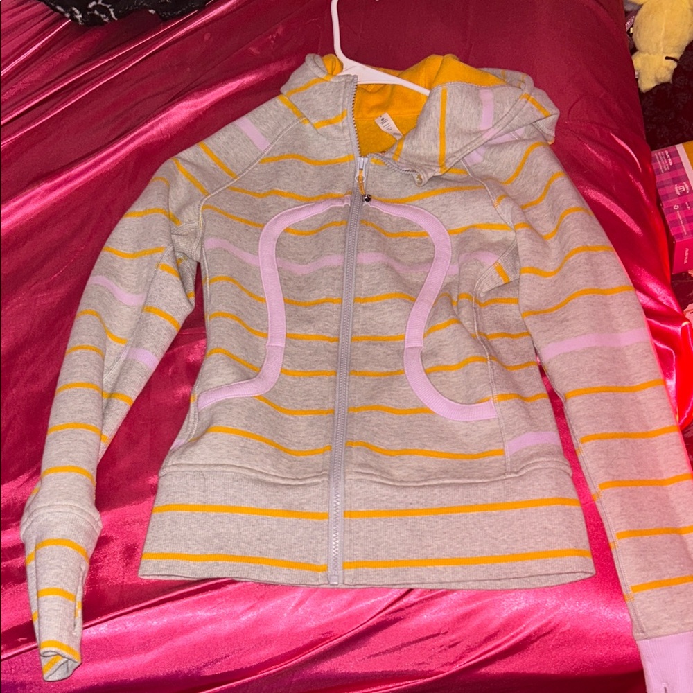 Striped lavender and yellow early 2000s lululemon scuba